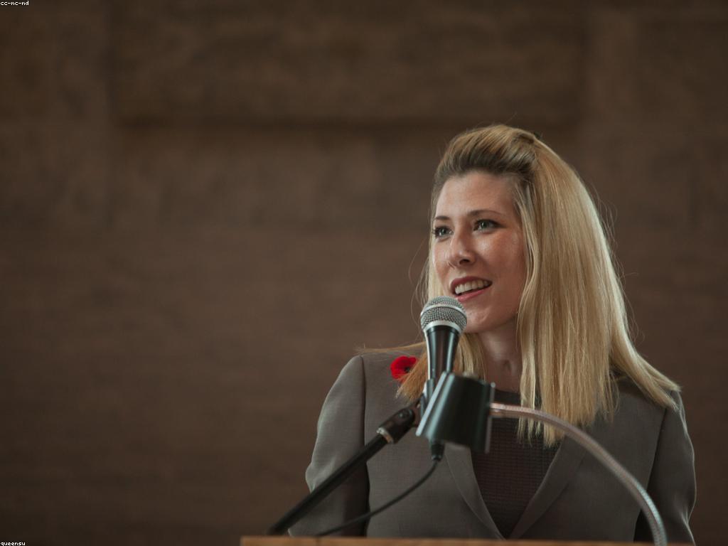 សេវាកម្មអនឡាញ: ការបង្កើនសិទ្ធិឱ្យអ្នកប្រើប្រាស់